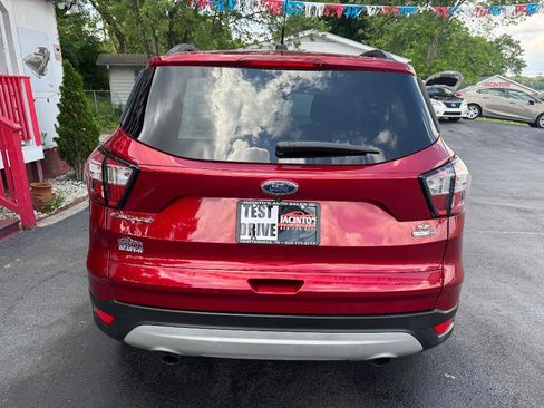 Used 2018 Ford Escape SE w/ Ford Safe & Smart Package AWD/4WD image 4