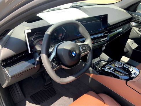 Used 2026 BMW 530i w/ Executive Package image 9