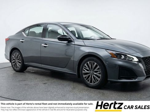 Used 2025 Nissan Altima 2.5 SV FWD image 1