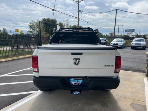 Used 2020 RAM 1500 Tradesman w/ Chrome Appearance Group image 5