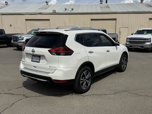 Used 2019 Nissan Rogue SV w/ Sun & Sound Touring Package AWD/4WD image 9
