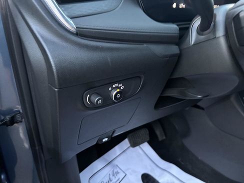 Used 2024 Buick Encore GX Sport Touring AWD/4WD image 19