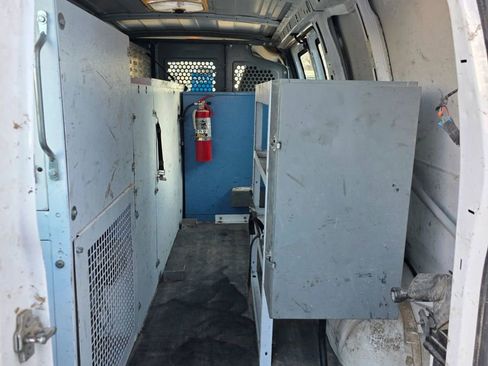 Used 2014 Chevrolet Express 2500 image 6