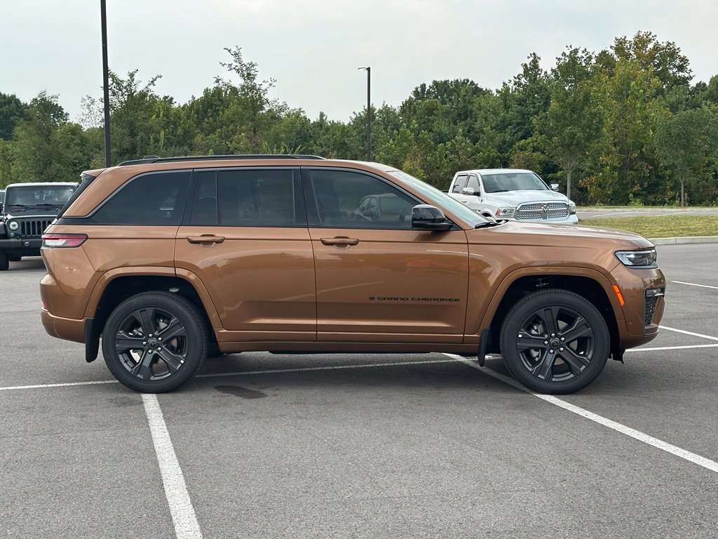 New 2027 Jeep Grand Cherokee Limited AWD/4WD image 8