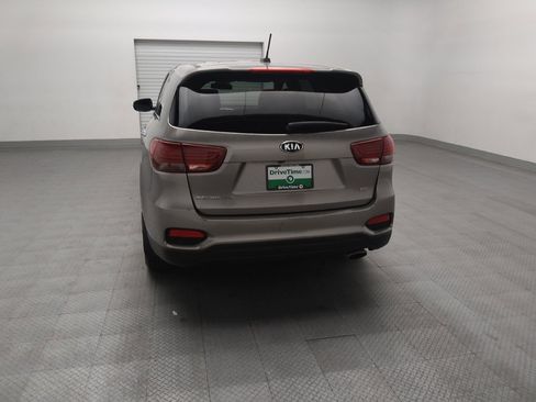 Used 2019 Kia Sorento FWD image 6