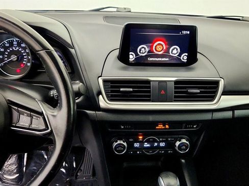 Used 2018 MAZDA MAZDA3 Touring FWD image 17