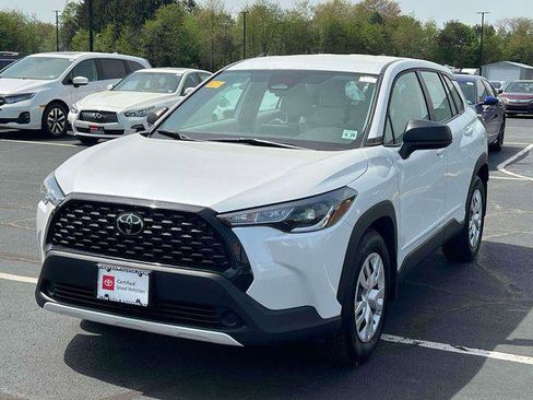 Certified 2023 Toyota Corolla Cross L image 2