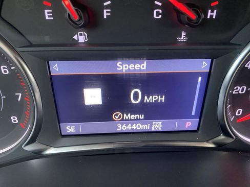 Used 2023 GMC Acadia SLT w/ Elevation Edition image 33