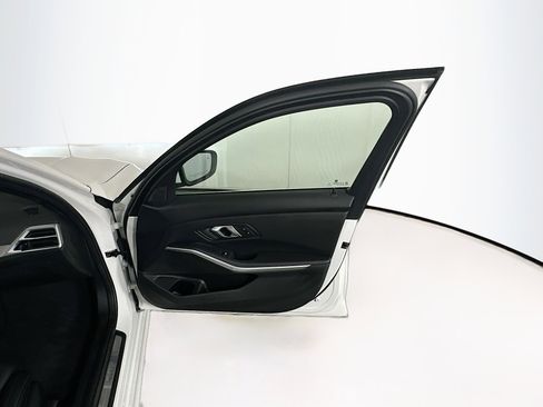Used 2025 BMW 330i xDrive Sedan image 32