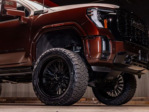 Used 2024 GMC Sierra 2500 Denali Ultimate image 16