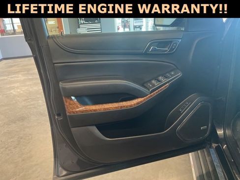 Used 2018 Chevrolet Suburban Premier image 12