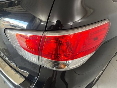 Used 2015 Nissan Pathfinder Platinum FWD image 49
