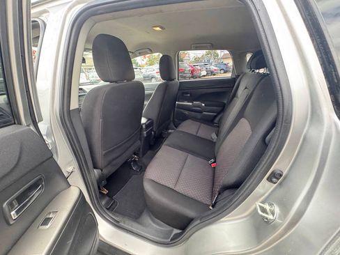 Used 2019 Mitsubishi Outlander Sport SE FWD image 39