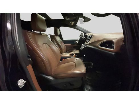 Used 2020 Chrysler Pacifica Limited w/ Tire & Wheel Group image 18