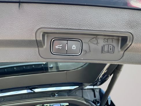 Used 2020 Ford Explorer XLT w/ Equipment Group 202A AWD/4WD image 37