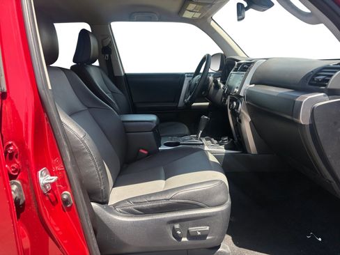 Used 2022 Toyota 4Runner SR5 Premium AWD/4WD image 17
