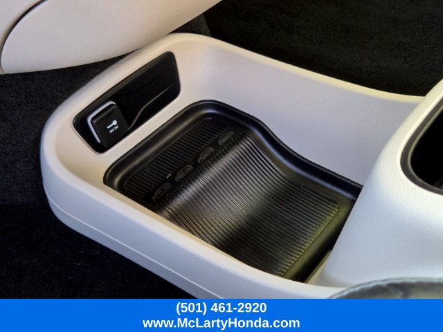 Used 2024 Chrysler Pacifica Touring-L FWD image 32