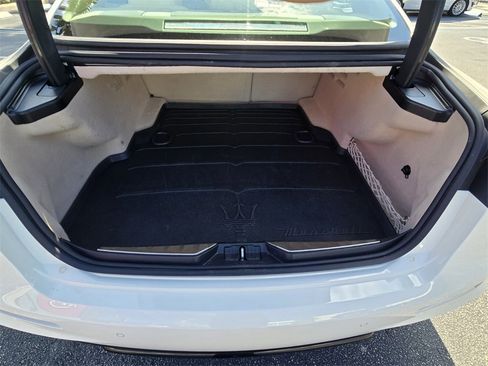 Used 2022 Maserati Quattroporte Modena image 9