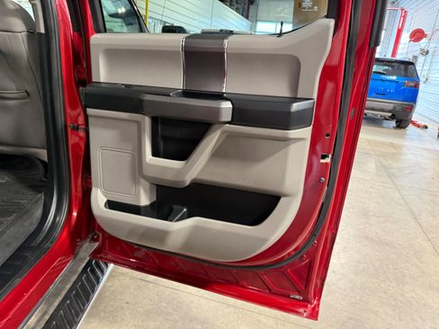 Used 2017 Ford F150 XLT w/ Equipment Group 302A Luxury AWD/4WD image 16