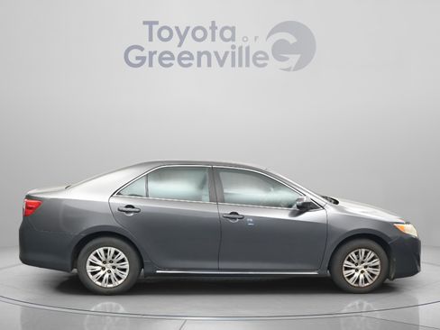 Used 2013 Toyota Camry LE image 16