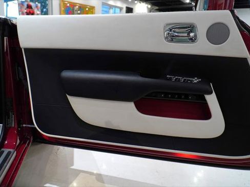 Used 2017 Rolls-Royce Dawn Standard image 20