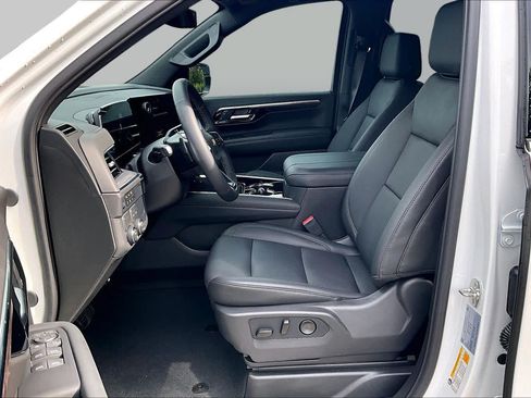 Used 2026 Chevrolet Tahoe LT w/ Comfort Package RWD image 7