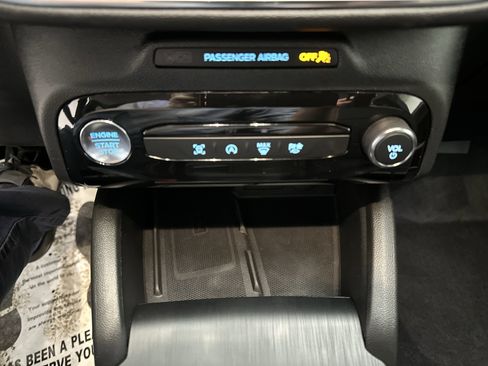 Used 2025 Ford Escape Platinum AWD/4WD image 37