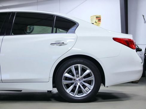 Used 2017 INFINITI Q50 2.0t w/ Moonroof Package RWD image 17