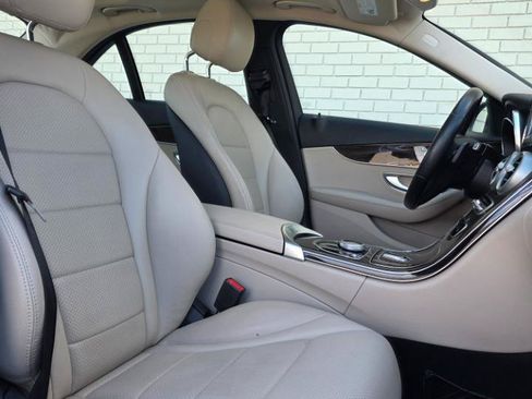 Used 2017 Mercedes-Benz C 300 4MATIC Sedan image 15