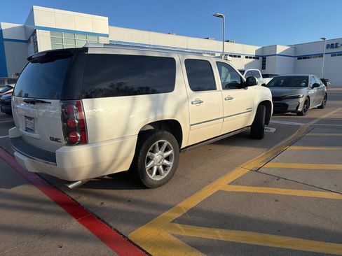 Used 2014 GMC Yukon XL Denali image 7