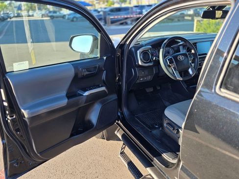 Used 2022 Toyota Tacoma SR5 w/ Technology Package image 34