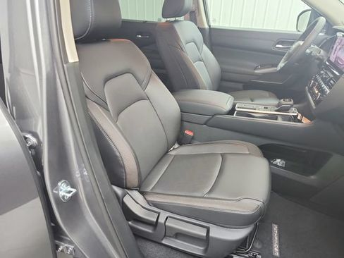 New 2026 Nissan Pathfinder SL w/ SL Premium Package FWD image 38