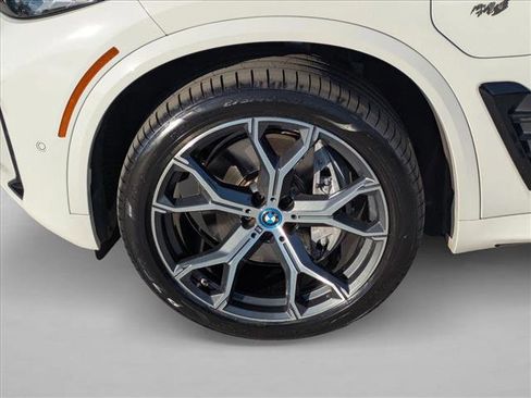 Used 2024 BMW X5 xDrive50e w/ M Sport Package image 26
