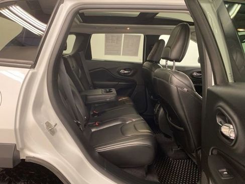 Used 2019 Jeep Cherokee Trailhawk w/ Comfort & Convenience Group image 30