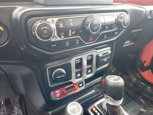 Used 2020 Jeep Wrangler Rubicon w/ Cold Weather Group AWD/4WD image 12
