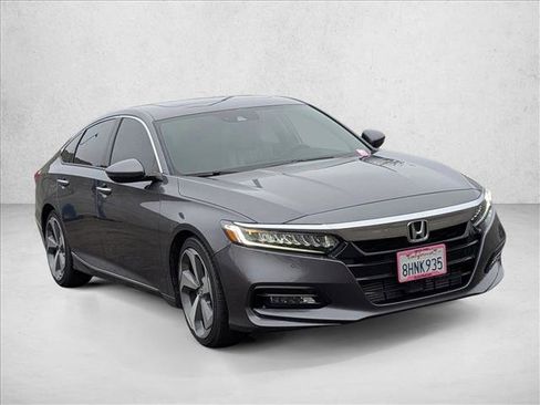 Used 2018 Honda Accord Touring image 3