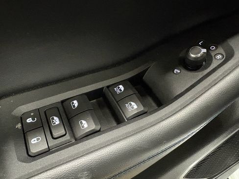 Used 2023 Jeep Grand Cherokee Trailhawk AWD/4WD image 14