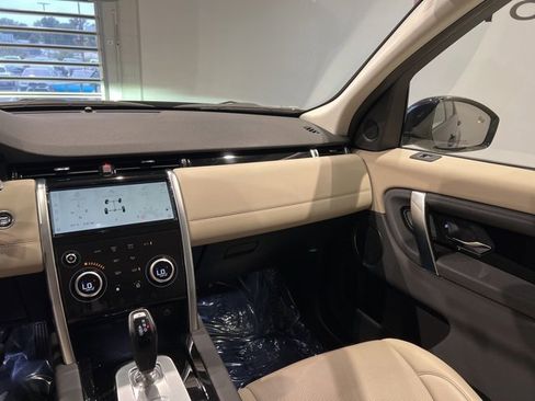 Used 2023 Land Rover Discovery Sport S image 37