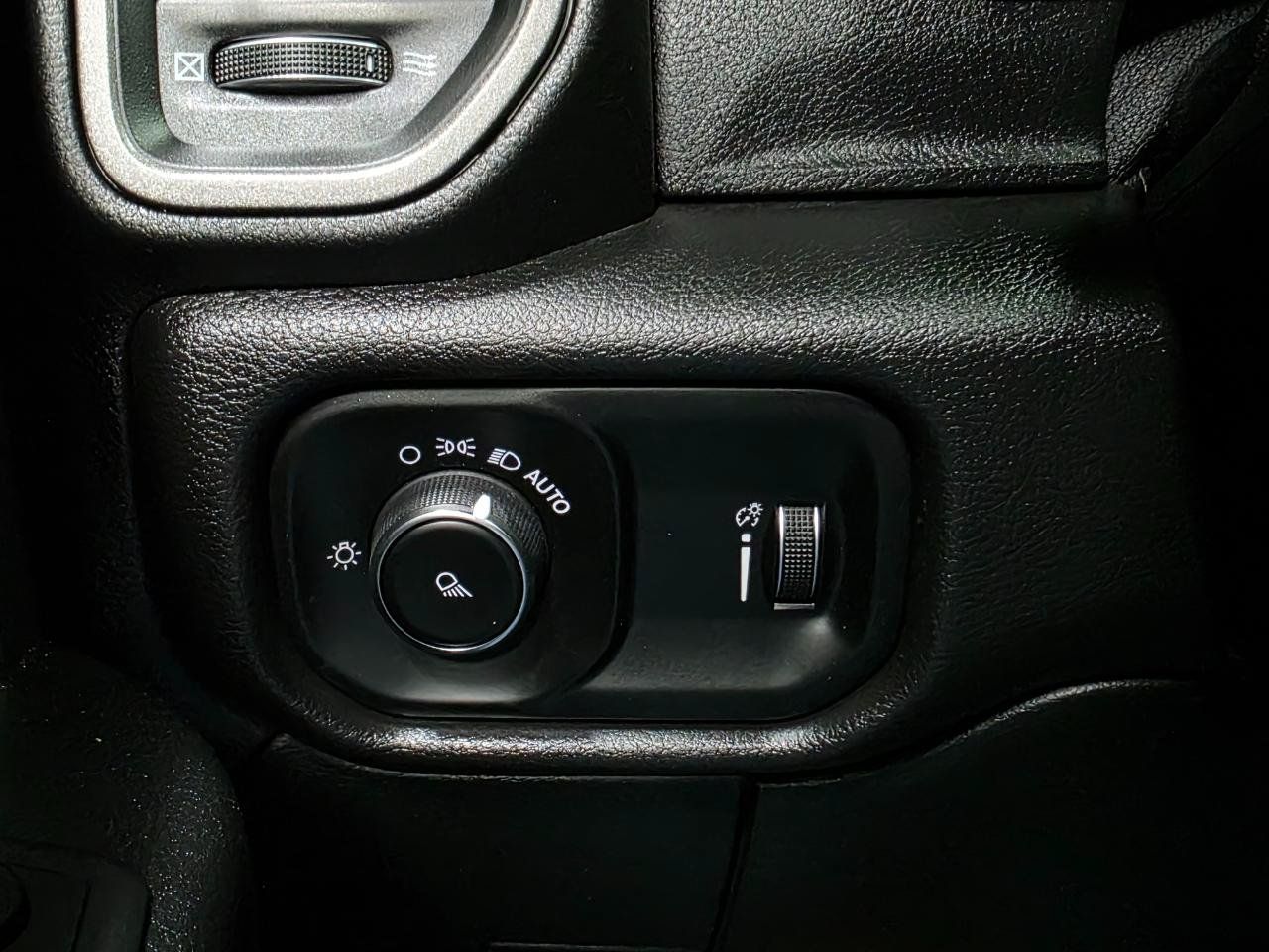 Used 2022 RAM 2500 Tradesman AWD/4WD image 35