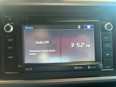 Used 2017 Toyota Tacoma SR5 w/ Tow Package AWD/4WD image 28