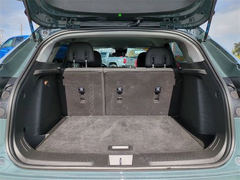 Certified 2025 Chevrolet Trax LT image 14