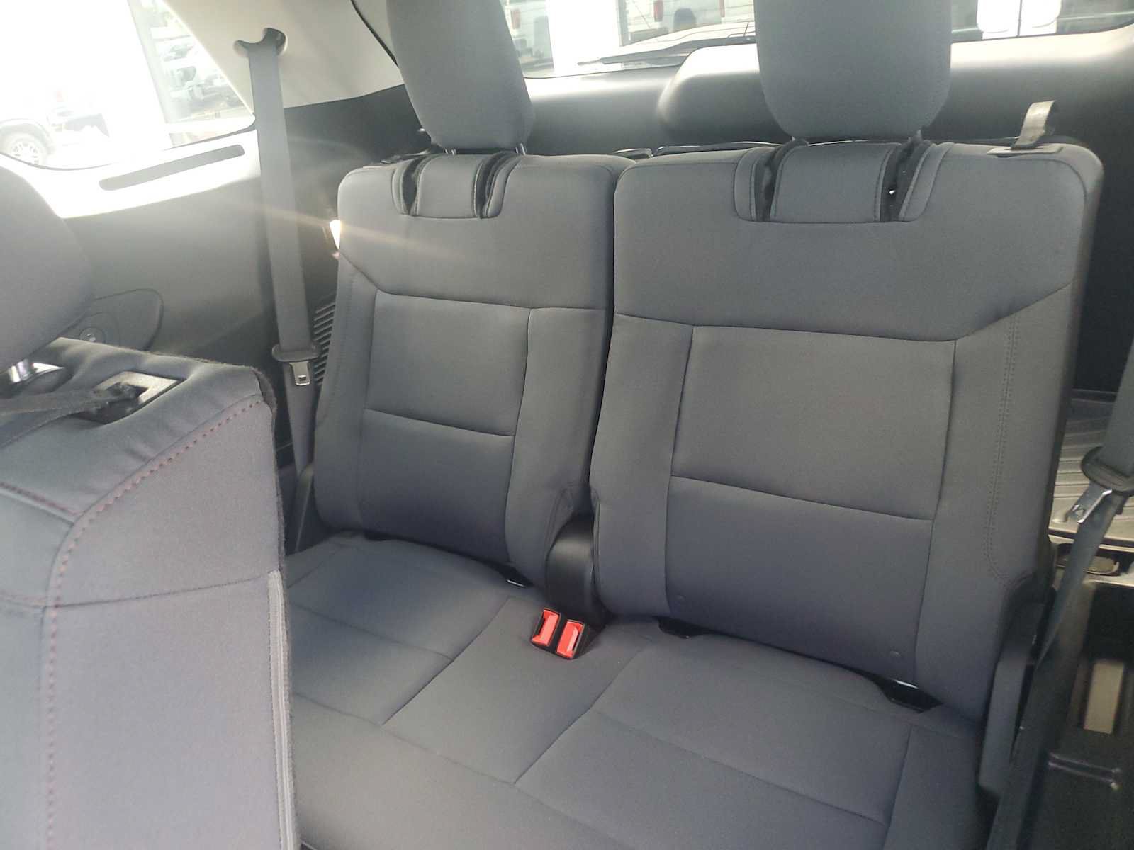 Used 2025 Ford Explorer Active RWD image 23