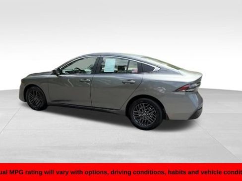 Used 2026 Nissan Sentra SV w/ Floor Mat Package FWD image 8
