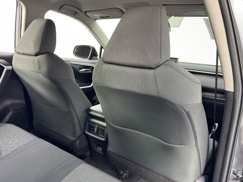 Used 2022 Toyota RAV4 XLE image 31