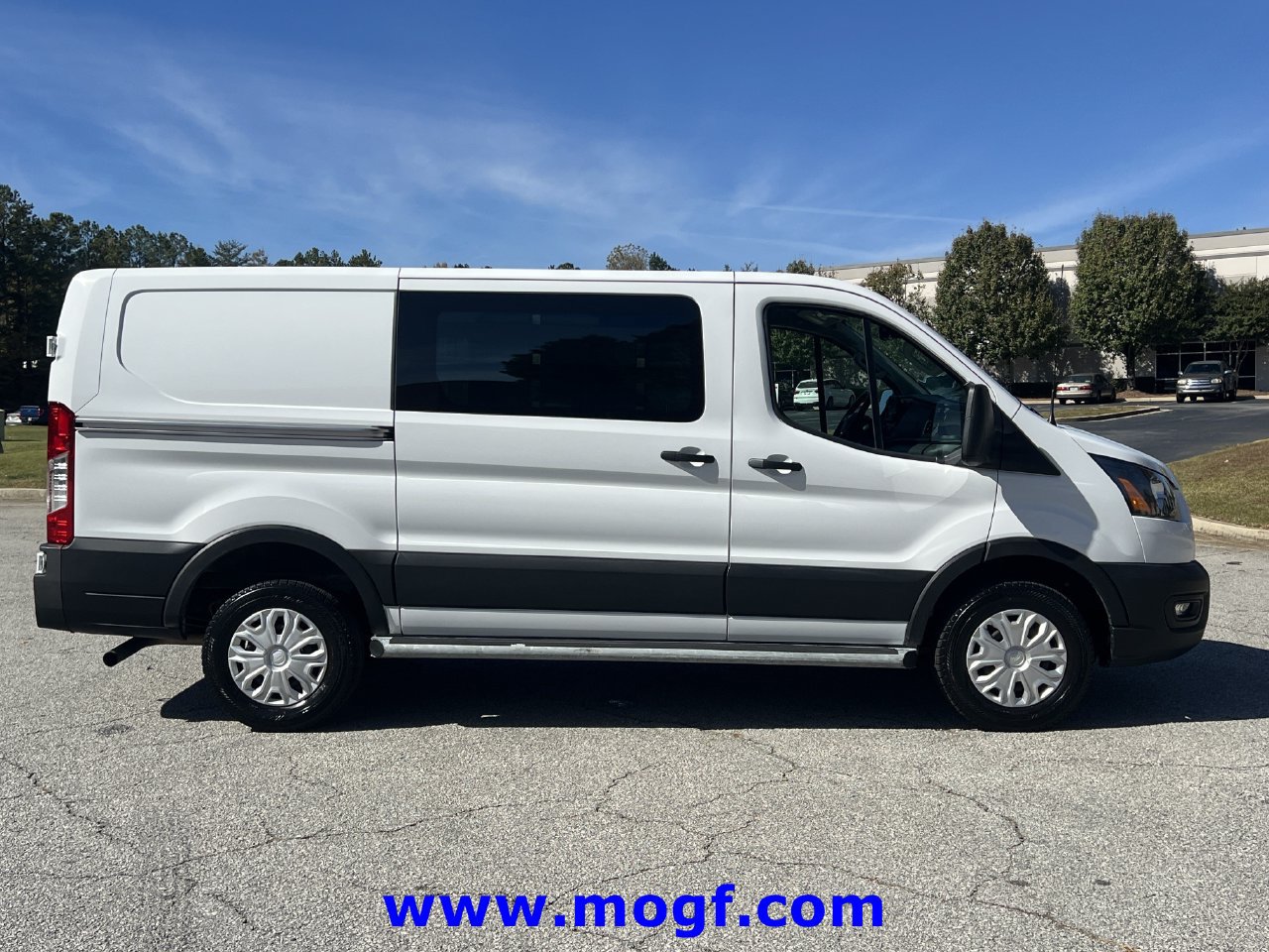 Used 2025 Ford Transit 250 Low Roof w/ Exterior Upgrade Package RWD image 25
