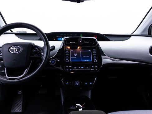 Used 2022 Toyota Prius LE FWD image 10