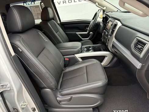 Used 2019 Nissan Titan PRO-4X image 26