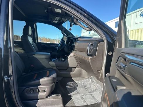Used 2024 GMC Sierra 3500 AT4 w/ AT4 Premium Plus Package image 12