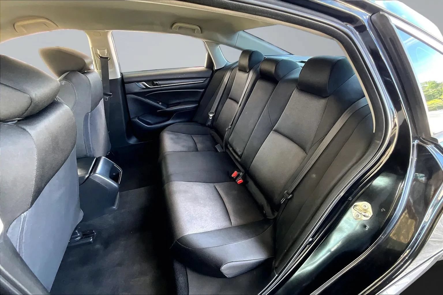 Used 2019 Honda Accord LX image 19