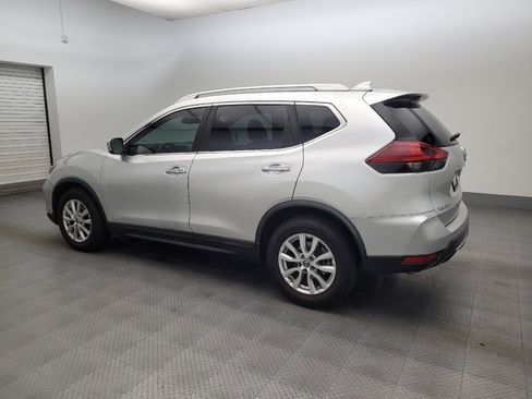 Used 2018 Nissan Rogue SV FWD image 3